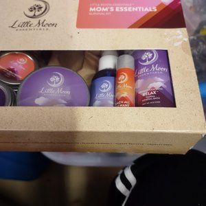 Mom's Essentials kit from Little Moon Essentials